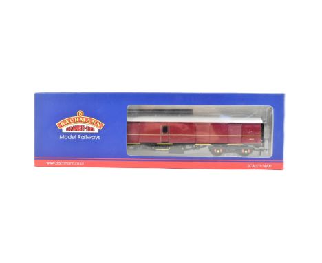 Model Railway - an original Bachmann made Branch Line OO gauge model railway trainset locomotive rolling stock coach / carria