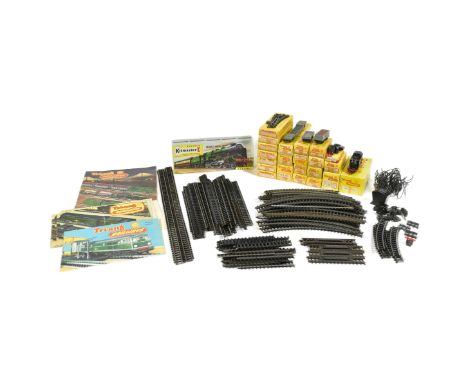 Model Railway - a collection of vintage Triang TT 3mm scale model railway to include a boxed T.90 0-6-0 tank loco, several T.