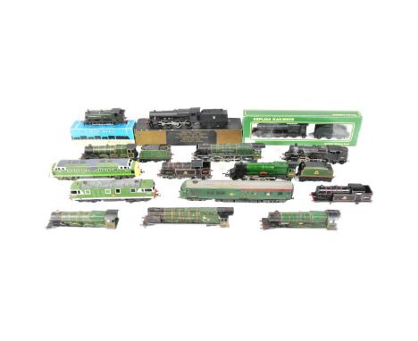 Model Railway - a collection of assorted OO gauge model railway trainset locomotive engines to include; Hornby Dublo Isambard