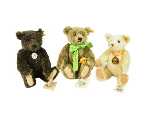 Teddy Bears - a collection of x3 German Steiff made soft toy teddy bears comprising 654466 Spring Bear (with growler), 000836