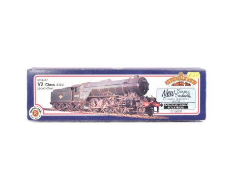 Model Railway - a vintage Bachmann OO gauge model railway trainset locomotive, No. 31-551 V2 60800 'Green Arrow' in B.R. Blac