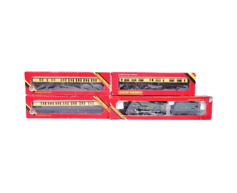 Model Railway - a vintage Hornby OO gauge model railway trainset locomotive engine No. R759 GWR Albert Hall loco and x3 GWR c