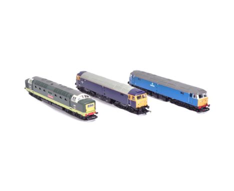 Model Railway - a collection of x3 OO gauge model railway diesel trainset locomotive engines comprising;&nbsp;R2351 Class 47 