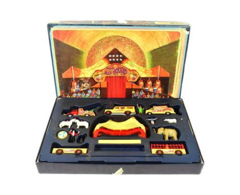 Diecast - an original vintage Corgi Jean Richard Circus diecast playset. The set containing diecast models, plastic figures /