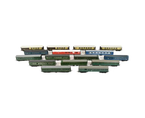 Model Railway - a collection of x16 vintage Hornby OO gauge model railway trainset locomotive rolling stock coaches and coach