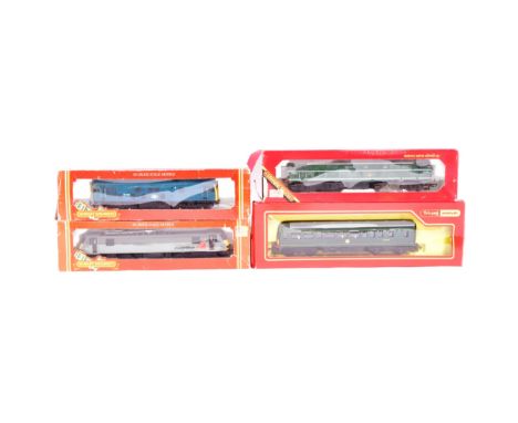 Model Railway - a collection of x4 Hornby OO gauge model railway trainset locomotive engines comprising; R157 Diesel Railcar,