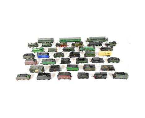 Model Railway - a collection of assorted OO gauge model railway trainset locomotive engines of steam and diesel examples alon