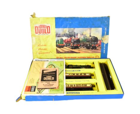 Model Railway - a vintage Hornby Dublo OO gauge model railway trainset locomotive set No. 2021 The Red Dragon Passenger Train