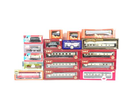 Model Railway - a collection of boxed OO gauge model railway rolling stock, coaches and carriages comprising Lima, Dapol, Hor