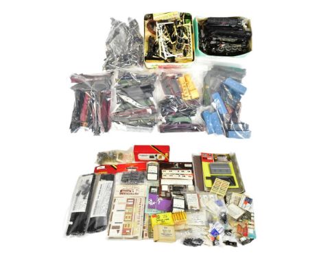 Model Railway - a large collection of assorted OO gauge model railway trainset locomotive parts for spares / repairs to inclu