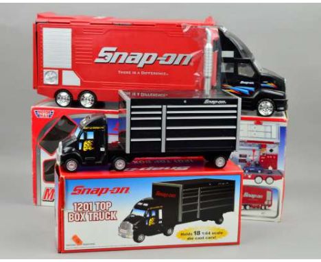 A BOXED CROWN PREMIUMS MOTOR MAX SNAP-ON MOBILE SERVICE CENTER, No.SSX065131Q4, contents not checked but would appear largely