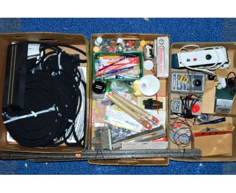 A QUANTITY OF BOXED AND UNBOXED ASSORTED OO GAUGE MODEL RAILWAY ACCESSORIES AND TRACK, etc, to include built and unbuilt kits