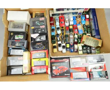 A QUANTITY OF BOXED AND UNBOXED MODERN DIECAST VEHICLES, to include Corgi Classics, Lledo Vanguards, Onyx, Bang, Rio, Brumm, 