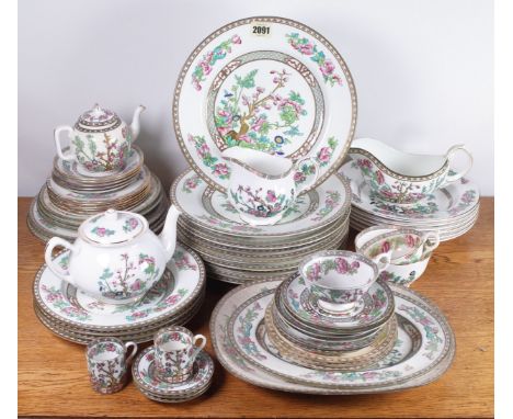COALPORT, A MODERN PART DINNER SERVICE (QTY)Indian Tree pattern to including plates, side plates, jugs and a tea pot (qty)