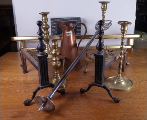 METALWARE INCLUDING A PAIR OF BRASS CANDLESTICKS (QTY)28cm high, a modern hanging rack, trivet stands, a shooting stick and s