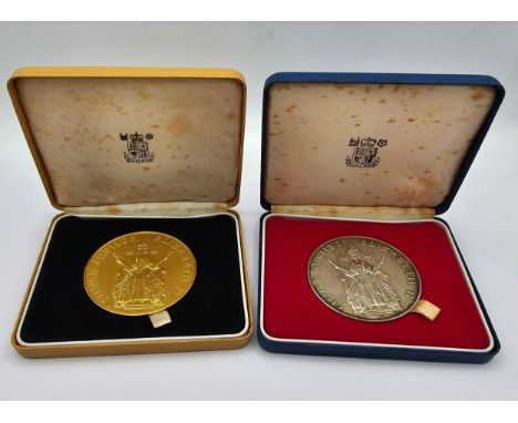 A Large Royal Mint 925 Silver 1977 Silver Jubilee Medal, depicting an enthroned portrait of the Queen, similar to the 1989 go