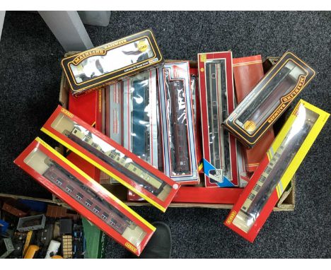 OO gauge coaches from Mainline, Hornby, Lima etc. boxed, approx. 20