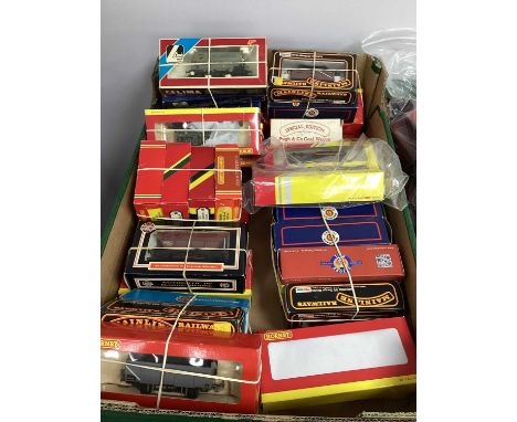 OO gauge railway rolling stock and coaches by Hornby, Mainline, Lima etc., boxed, approx. 30 