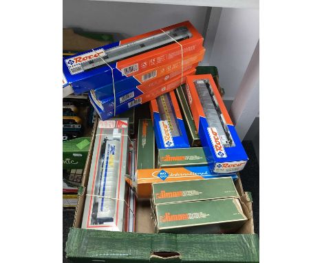 HO gauge rolling stock by Lima and Roco, boxed, approx. 25