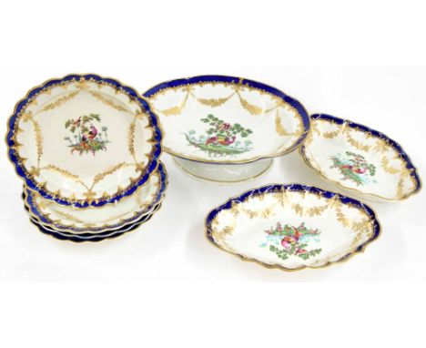 Fine Worcester porcelain lobed dessert service, late 18th century, each centrally painted with birds of paradise within blue 