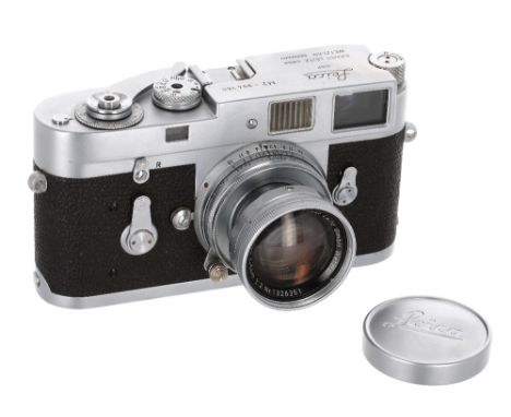 Leica - M2, DBP Ernst Leitz GMBH Wetzlar camera, no. 994 358, 1960, with Ernst Leitz GmbH Summicron f=5cm 1:2 Nr. 1326351 len