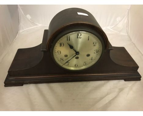 A large 1940s mantel clock