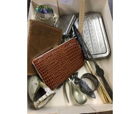 A quantity of dress jewellery to inc gold earrings, rings, crucifix, chain etc