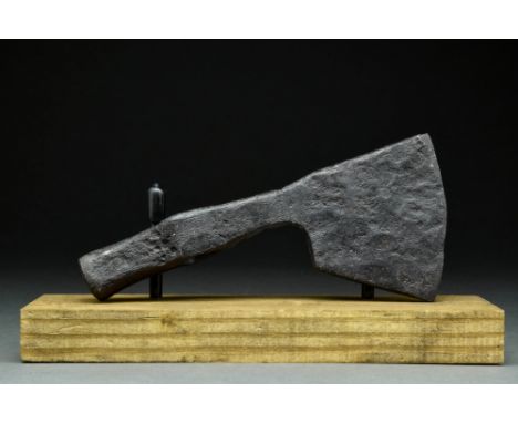 Ca. 900-1000 AD.This iron battle axe features a rounded socket and a long head, flaring towards the blade. Further informatio