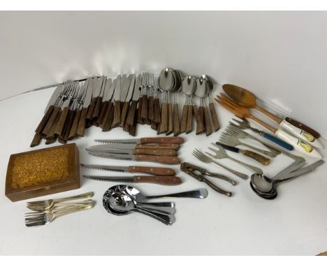 Quantity of Cutlery to Include Kitchen Chef Steak Knives and Trinket Box 