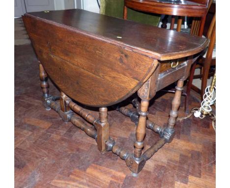 18th Century Oak Oval Gate-Leg Dining Table Condition report: see terms and conditions.