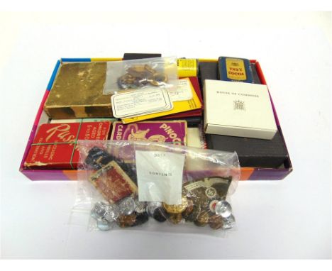ASSORTED COLLECTABLES comprising a Fry's Cocoa sample tin; two packs of Orient Line promotional playing cards, boxed as one; 