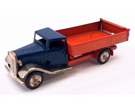 Triang Minic Post War Delivery Lorry 10M, tinplate, clockwork, green cab, red trailer, light age related wear otherwise Good 