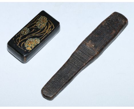 Tooled leather case possibly for a knife 16.5cm and a lacquered wooden snuff box with gilt floral decoration, 8cm (2)