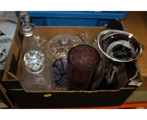 A SMALL BOX OF ASSORTED GLASSWARE TO INCLUDE CAITHNESS, CUT GLASS DECANTER ETC. 