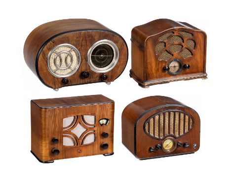 4 kleine Radioempfänger in Holzgehäusen  1) Emric, Modernes Radioélectriques, I. Chevalier, Paris, um 1938, 5 Röhren, 3 Welle