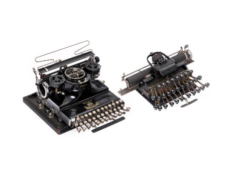 "Hammond Folding" und "Blickensderfer No. 5"  1) "Hammond Multiplex Folding", um 1922, Serien-Nr. 239955, amerikanische Typen