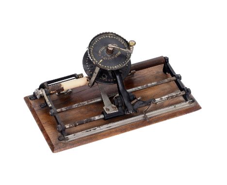 McLoughlin Brothers Typewriter Version 2, ab 1884  Äußerst seltene amerikanische Zeigerschreibmaschine, gefederter Schlitten 