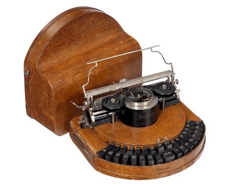 "Hammond No. 1", 1884  Serien-Nr. 6067, frühe amerikanische Typenschiffchenmaschine mit zweireihiger Pianotastatur aus Ebenho