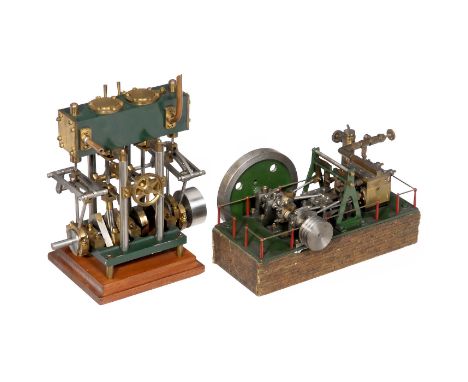 2 Dampfmaschinen-Funktionsmodelle, um 1975  Hergestellt aus Messing, Gußmetall und Stahl, teilweise grün lackiert. 1) Liegend