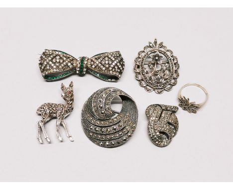 A group of vintage silver marcasite and paste jewellery items.