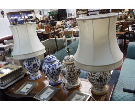 FOUR ITALIAN OVOID SHAPED CERAMIC TABLE LAMPS with polychrome decoration