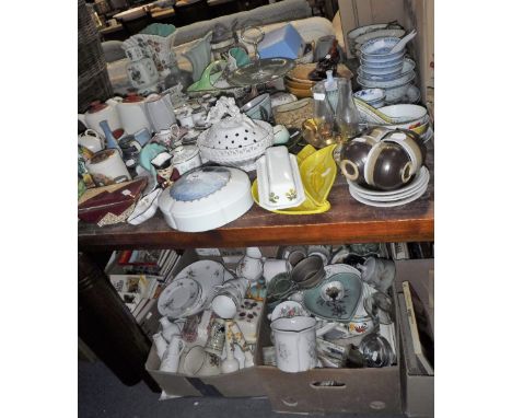 A COLLECTION OF MIXED CERAMICS including Poole Pottery