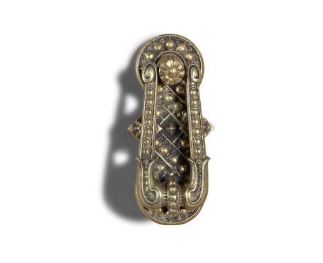 A CAST BRASS HEAVY DOOR KNOCKER, 19TH CENTURY, the back plate with an entwined '8' motif, 23cm