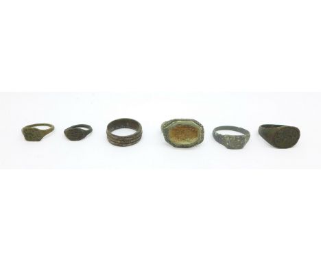 Five bronze rings, metal detecting finds 