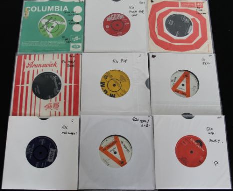(60s) MOD/BEAT - More classic 7" here with 17 x dancers in this pack. Artists/titles include Lulu - Love Loves To Love, Love 