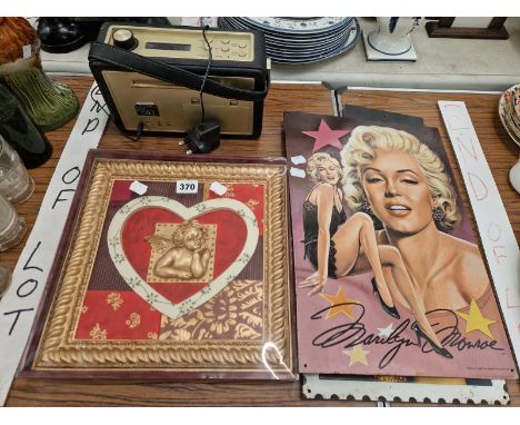 MARILYN MONROE METAL POSTERS, A RADIO, A SLATE DRAWING AND A BOXED HEART PRESENTATION