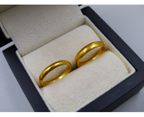 TWO 22ct HALLMARKED GOLD WEDDING RINGS, FINGER SIZES K AND L, GROSS WEIGHT 7.07grms. 