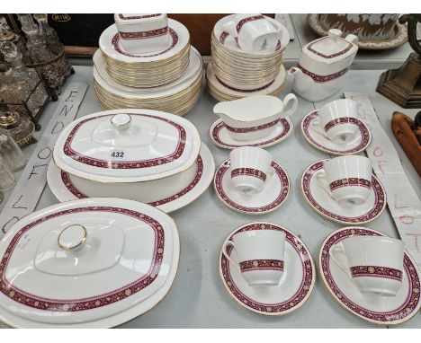 A DOULTON MINUET PATTERN TEA AND DINNER SERVICE