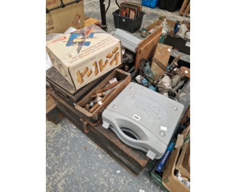 WOODEN AND METAL TOOL CHESTS, MISCELLANEOUS POWER TOOLS, A WOOD JOINTING JIG, SHOE LASTS, ETC