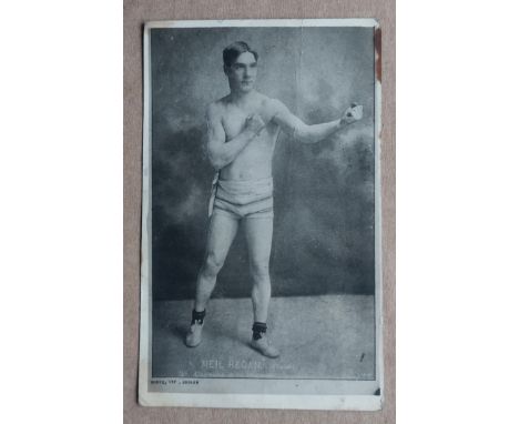 BOXING - NEIL REGAN FROM TIPTON ORIGINAL PRE 1ST WW PHOTOGRAPH
18 professional contests between 1905 and 1912.
Postcard size.